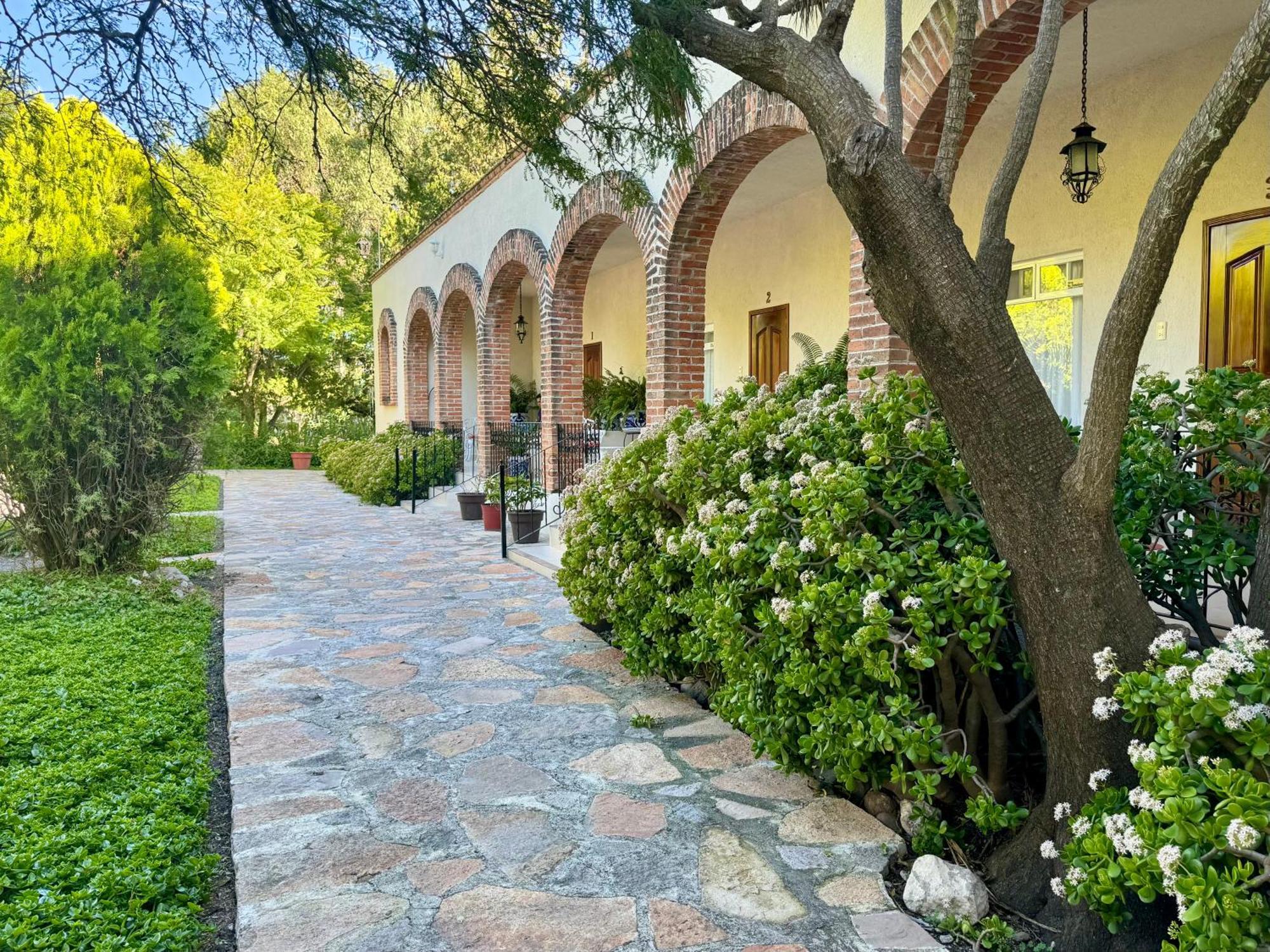 Club Vergel Resort Bernal Exterior photo